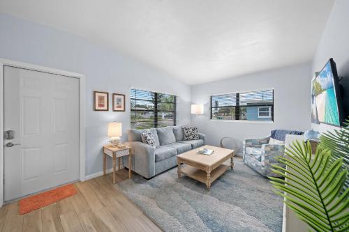 Downtown Cottage - Walk to the Beach & Restaurants in Cocoa Beach, USA