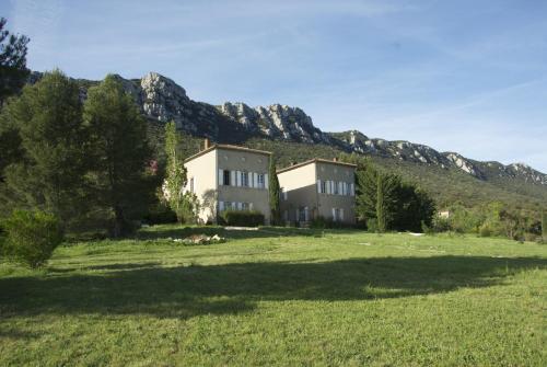 Château de Peyralade Saint Paul sur lʼUbaye 