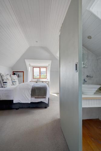 4 bedrooms, 6 beds