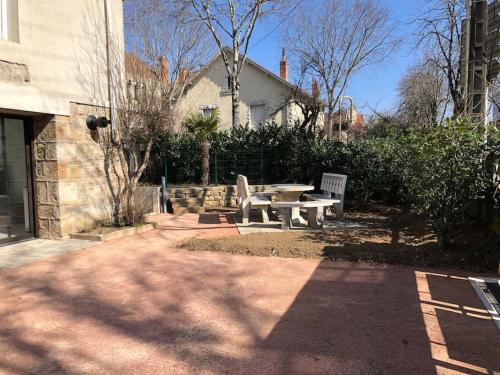 Chez Sophie et Gege. Maison de ville, deux chambres, de plain-pied in Figeac