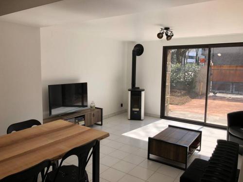 Chez Sophie et Gege. Maison de ville, deux chambres, de plain-pied in Figeac