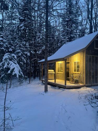 Buitenkant, Tiny Home Bliss in Bancroft (ON)
