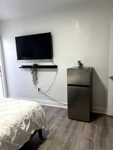 Nice and Cozy guest house in Miami, USA
