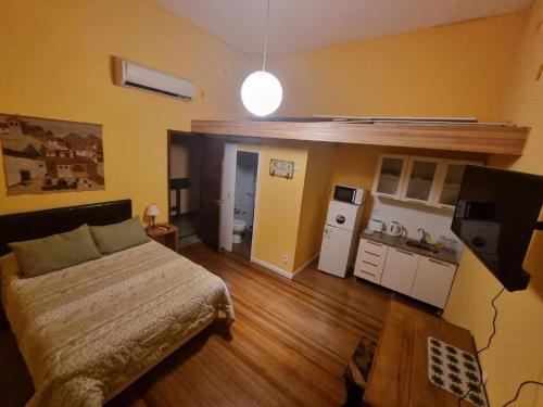 1 queen bed