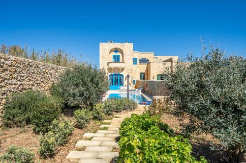 Hemda Holiday Home
