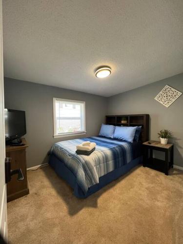 Beautifully Acquainted Home. Close to DT GSO!