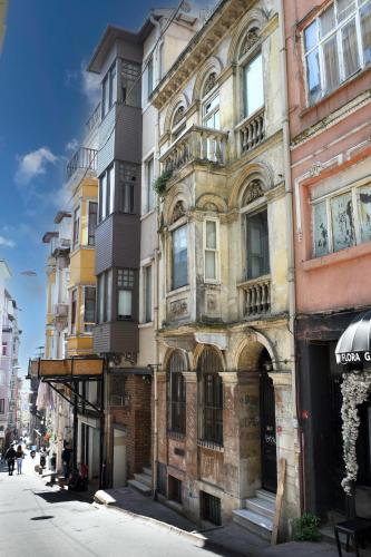 Taksim Galata Tower, Rooms Galata Historical Hotel, Istanbul (photo 4)