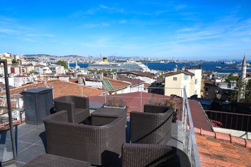 Taksim Galata Tower, Rooms Galata Historical Hotel, Istanbul (photo 8)