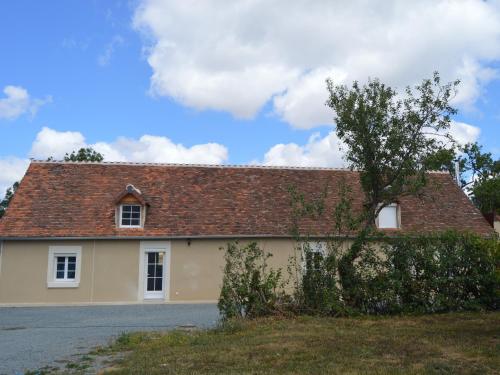 Gîte Saint-Pierre-de-Lamps, 6 pièces, 12 personnes - FR-1-591-176