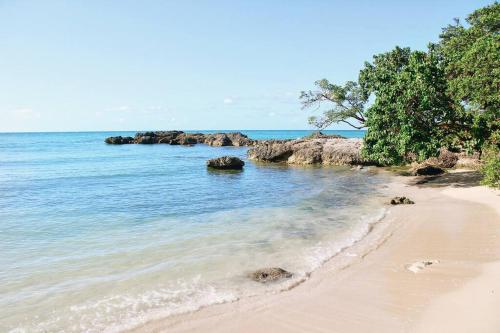 CasaLamar Beachside Retreat