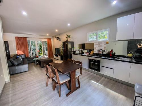 Lanta Sunshine Residence Apt 3 Two Bed Apartment with AC and Work Space in Klong Tob Beach