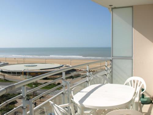 Apartment room in Agréable appartement pour 6 pers balcon à 50m de la mer - FR-1-323-308