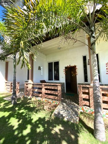 Oceanfront Beach Resort in ลาซี่