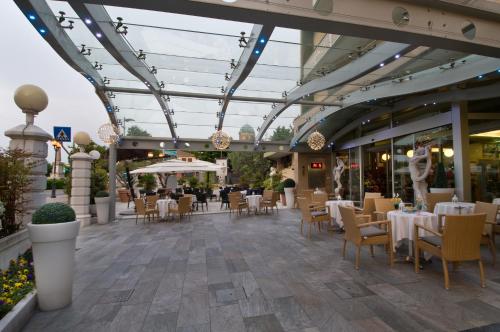 ทัศนียภาพภายนอกโรงแรม, Hotel Petrarca Terme in มอนเตกรอตโต เตร์เม
