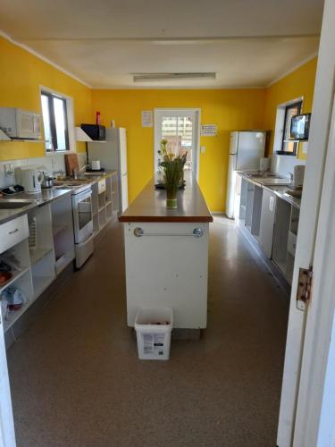 Kitchen, Pinelodge in Opua