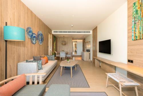 Shared lounge/TV area, Holiday Inn Resort Samui Bophut Beach By IHG in Koh Samui