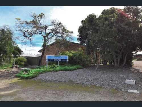 Sally's Kingscote Retreat-2 units with 4 bedrooms in Kingscote, Kangaroo Island