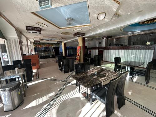 فندق سفاري (Safari Hotel) in نزوى