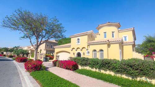 Luxury 3BR Villa with Assistant Room at Alvorada 4 Arabian Ranches by Deluxe Holiday Homes, Dubái (foto 9)