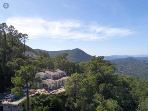 Exterior view, Villa Ormarine, vue exceptionnelle sur la baie de Cannes et le Mercantour in Parc Residentiel de l'Esterel