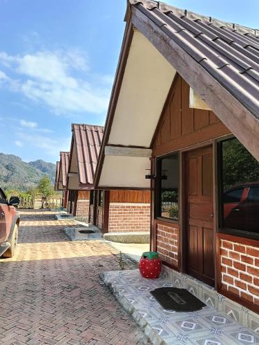 Cool Pool Bungalow in Na Hin