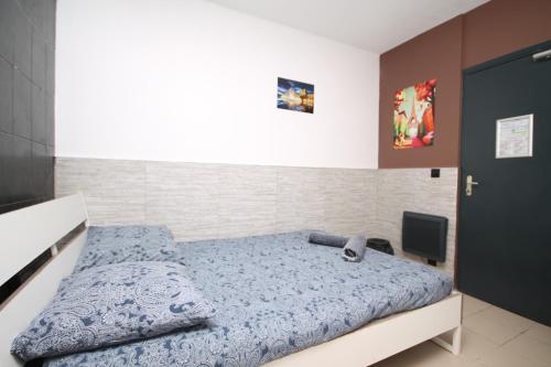 04 - Chambre avec lit double proche Paris et transports WIFI 4