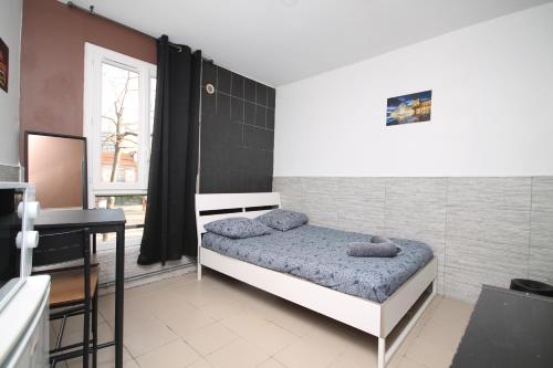 04 - Chambre avec lit double proche Paris et transports WIFI 3