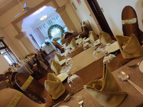 Restaurant, Grand Colonial Viveka in Kurunegala