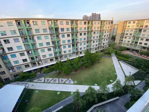 Garden Oasis Apartment: Condo Near Bangkok River near Zab Na Sanambinnam