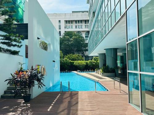 Swimming pool, Colombo Emperor Residencies in Colombo Galle face Green