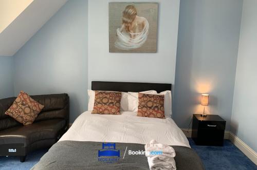 Spacious Apartment Ideal for Contractors with parking in Iffley Oxford by BedsAway - main image