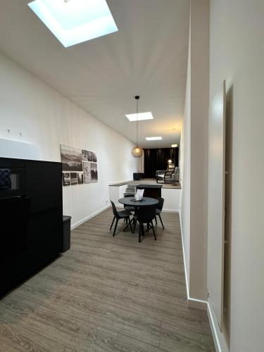 Facilities, luxe pas gerenoveerd monumentaal appartement in Statenkwartier