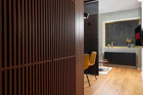 Retro LA Studio - Aviatiei Park - Parking - Netflix - Private Garden