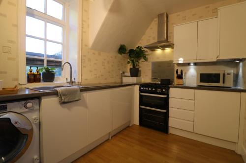 Kitchen, Mossley Hill Retreat near Eton Place
