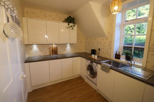 Kitchen, Mossley Hill Retreat near Eton Place