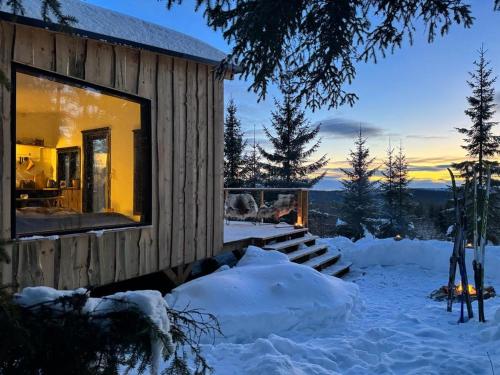 Forest cabin with stunning mountain view & Sauna - Torsby