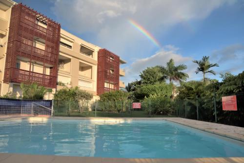 Duplex T2, 4 adultes, piscine, plage à proximité, Le Gosier (photo 3)
