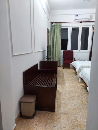Bed, Trung Mai Hotel near Cho Ray Hospital