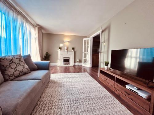 Stunning 3BR House w/ Parking - Tap to explore photos