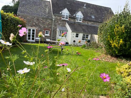 B&B Abergavenny - The Cottage - Bed and Breakfast Abergavenny