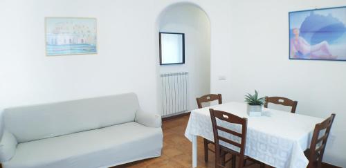 Two-Bedroom House image 5
