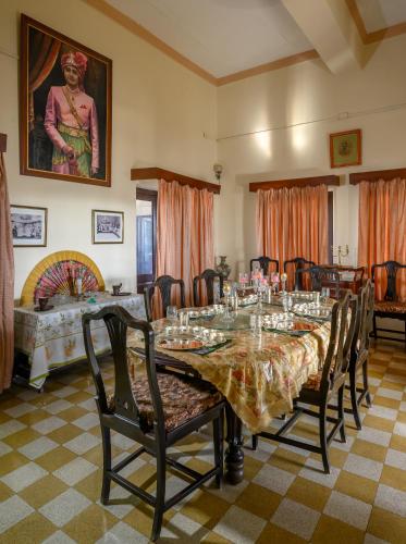 Dowlat Villas Palace-The Heritage in Himatnagar