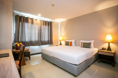 Standard Double Room image 10