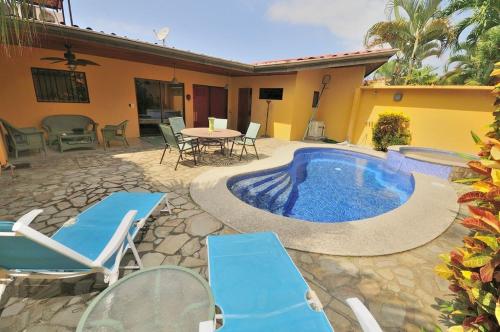 Four-Bedroom Apartment room in Casa Suenos- Iconic 4BR Home with Private Pool