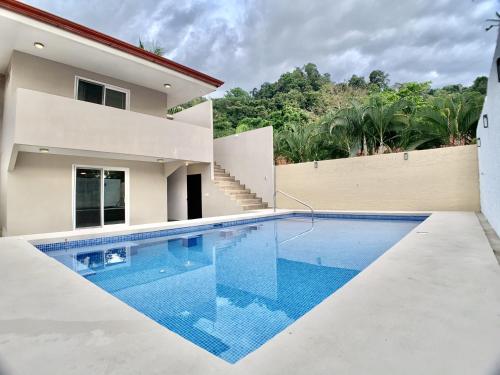 Casa Sunset Family Home - Walk to Jaco Beach