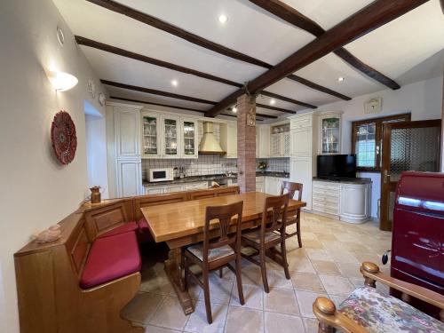virtuve, Mazzetti Country House-Vita in campagna con giardino in Grizzana Morandi