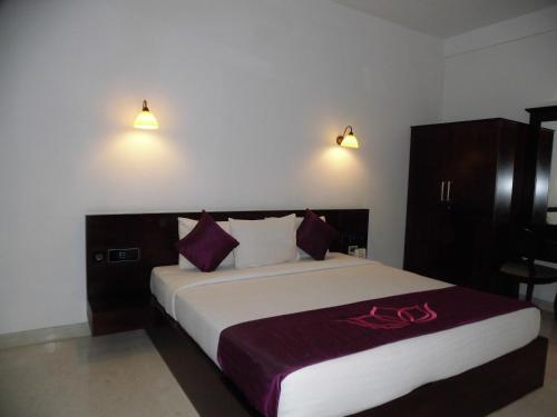 Superior Double or Twin Room image 3