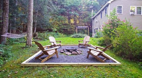 Secluded Streamside Home with Hot Tub in Margaretville, USA