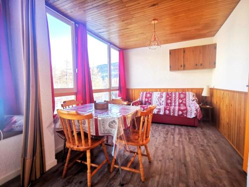 Exceptionnel - En bordure de pistes et skis aux pieds - PELVOUX II - VARS, Vars (photo 6)