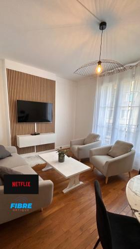 Le beau Milo 2 chambres Coeur de ville avec Balcon Netflix - Location saisonnière - Le Creusot